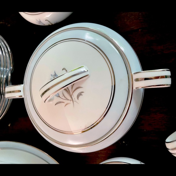 Noritake Bone China tea set. 84 piece. - Picture 6 of 10